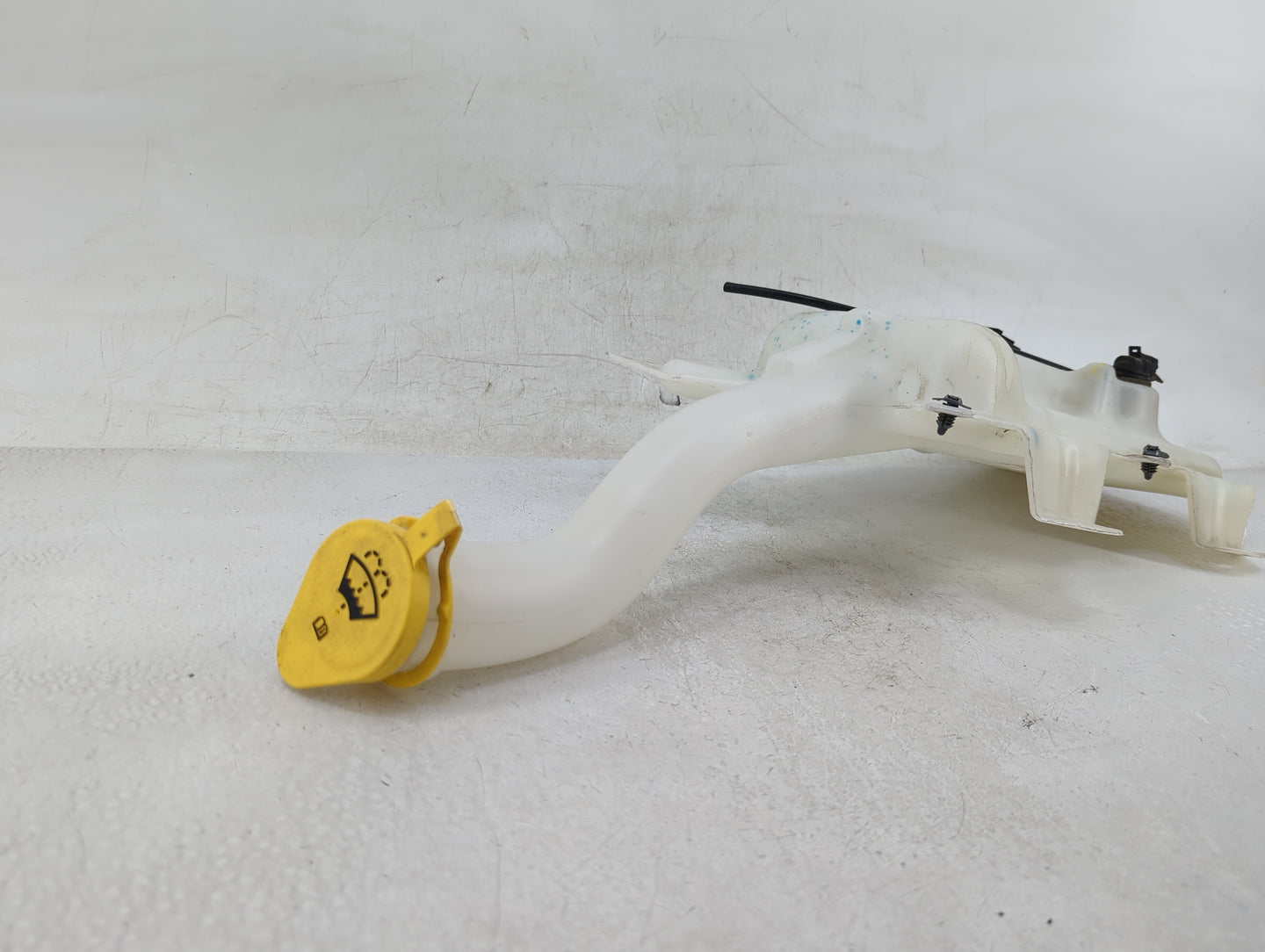 2013-2016 Dodge Dart Windshield Washer Fluid Reservoir Bottle Oem - Oemusedautoparts1.com