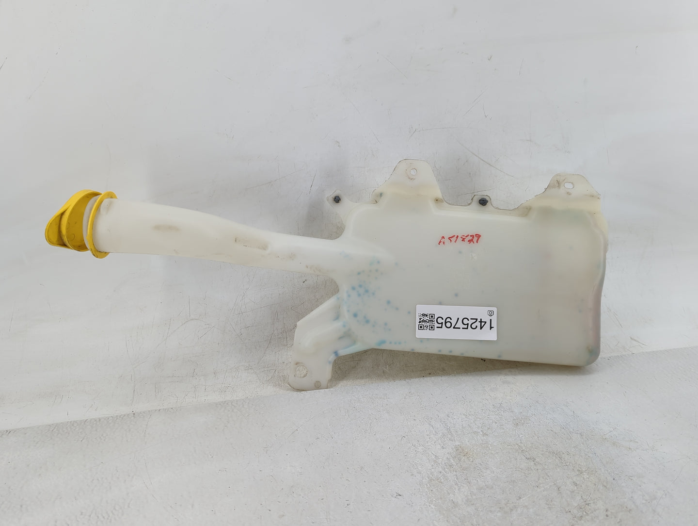 2013-2016 Dodge Dart Windshield Washer Fluid Reservoir Bottle Oem - Oemusedautoparts1.com