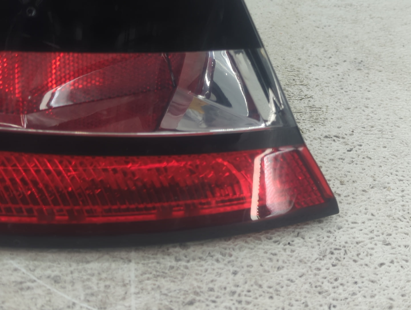 2013-2016 Dodge Dart Tail Light Assembly Driver Left OEM P/N:68081395AE F00HTC401503 Fits Fits 2013 2014 2015 2016 OEM Used 