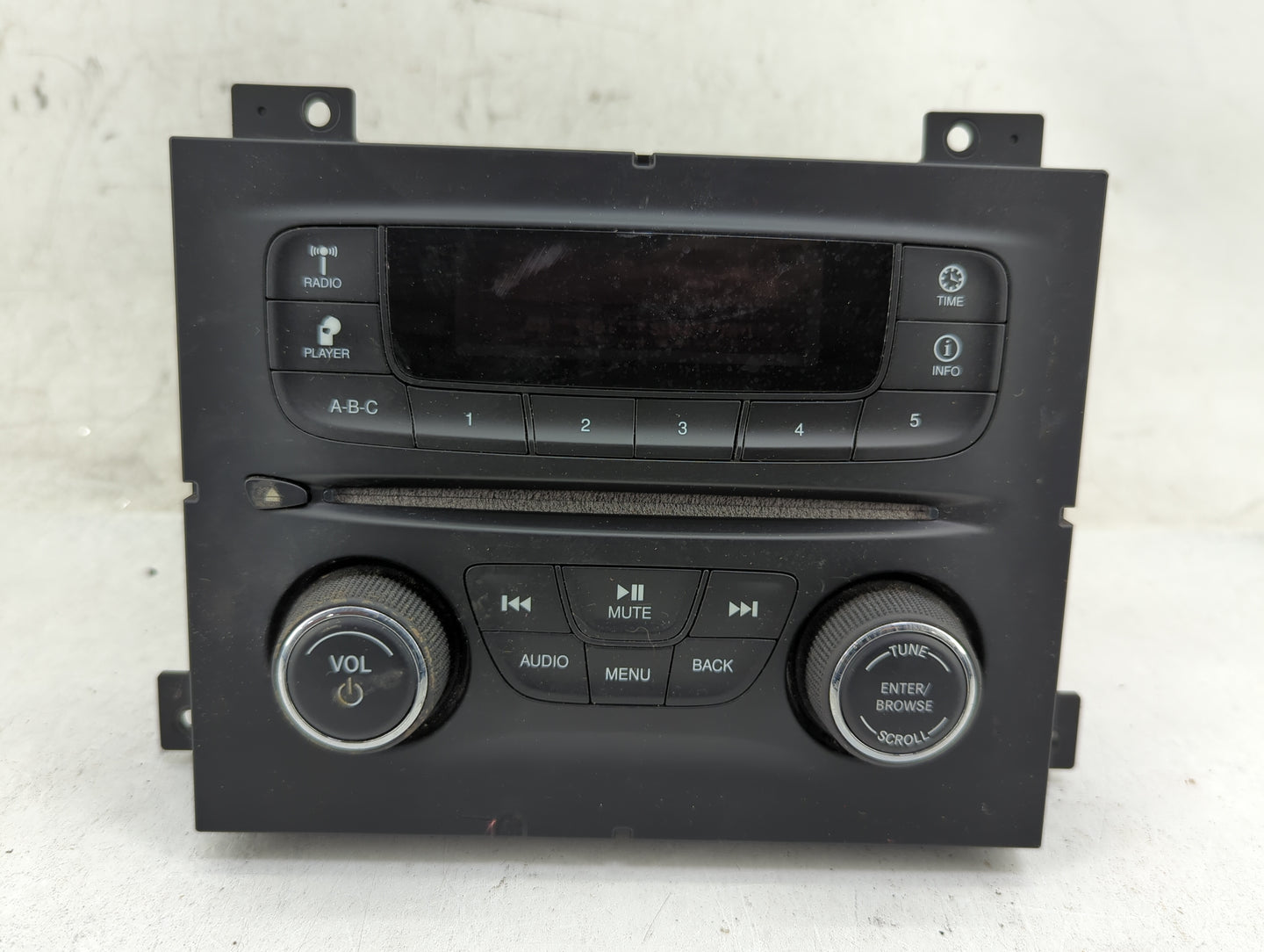 2013-2014 Dodge Dart Radio AM FM Cd Player Receiver Replacement P/N:04692355AG Fits Fits 2013 2014 OEM Used Auto Parts - Oem