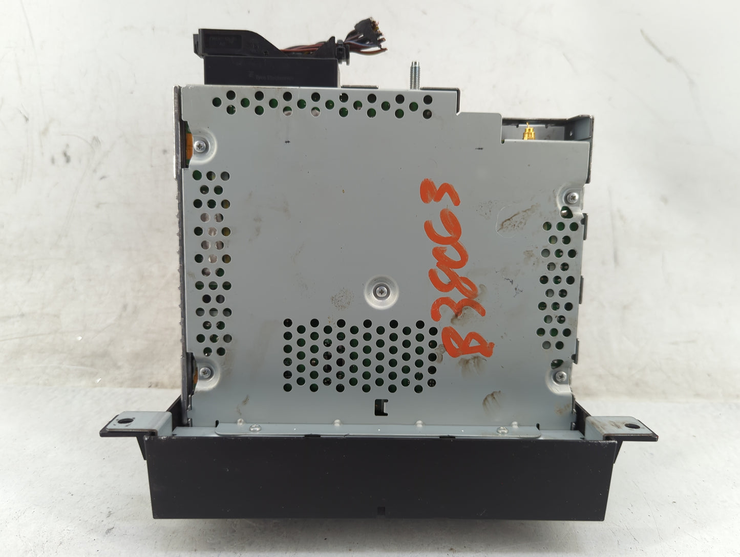 2013-2014 Dodge Dart Radio AM FM Cd Player Receiver Replacement P/N:04692355AG Fits Fits 2013 2014 OEM Used Auto Parts - Oem