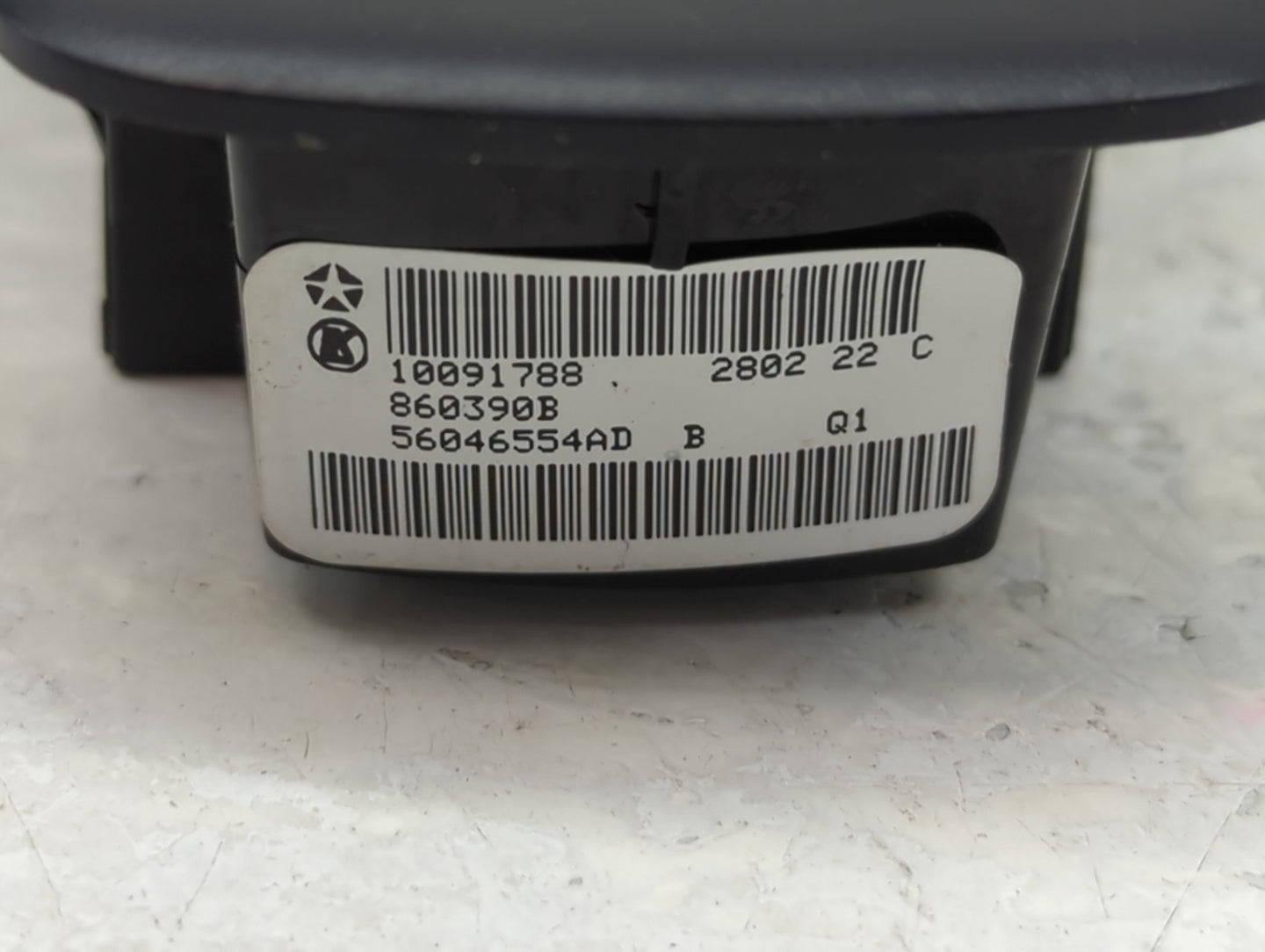 2013-2016 Dodge Dart Passenger Right Power Window Switch - Oemusedautoparts1.com