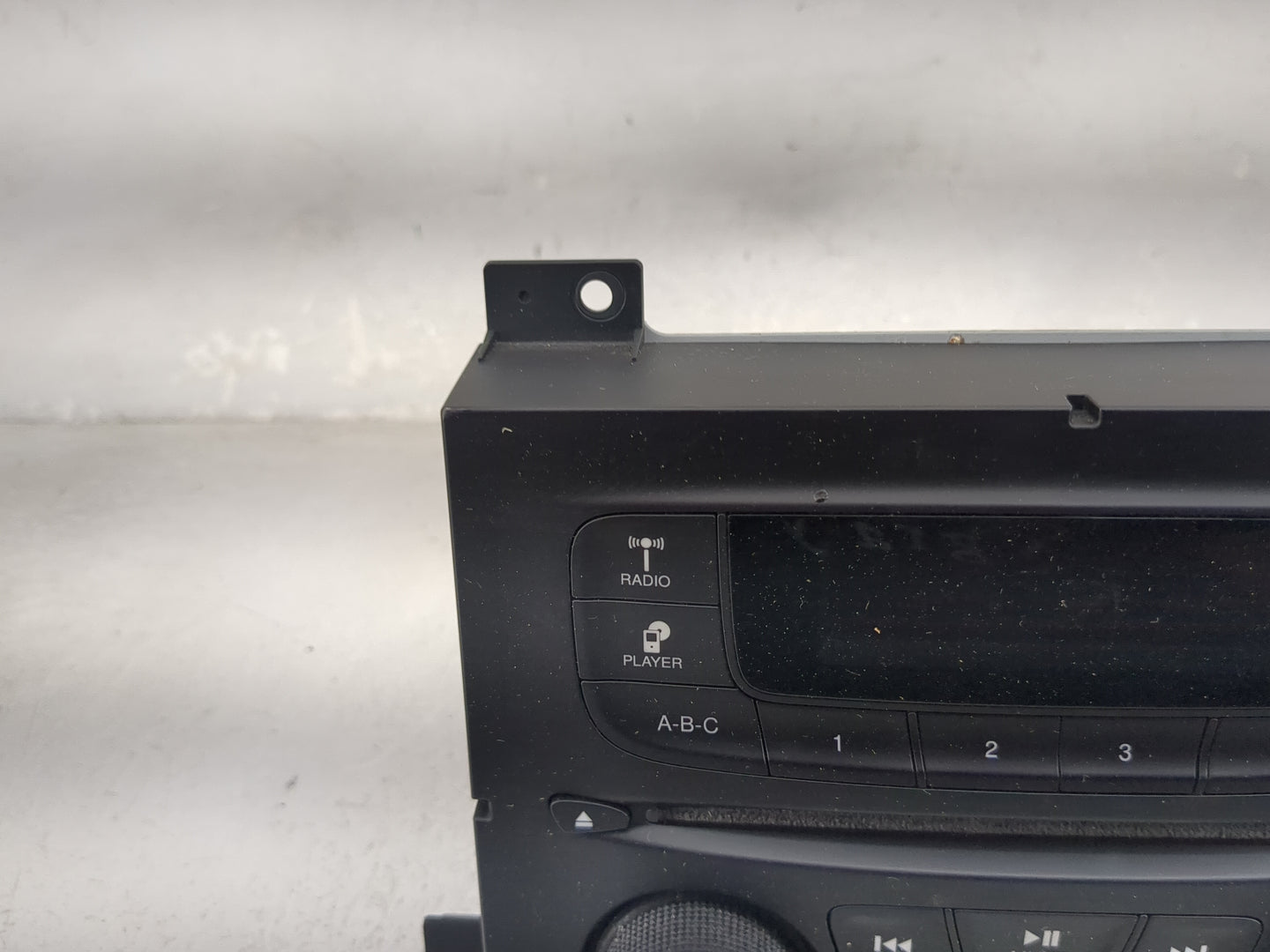 2013 Dodge Dart Radio AM FM Cd Player Receiver Replacement P/N:04692356AF Fits OEM Used Auto Parts - Oemusedautoparts1.com