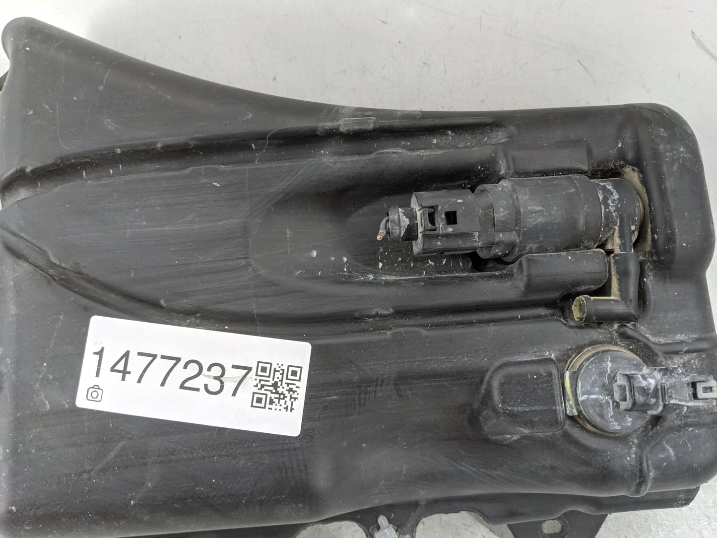 2013-2016 Dodge Dart Windshield Washer Fluid Reservoir Bottle Oem 1477237 - Oemusedautoparts1.com