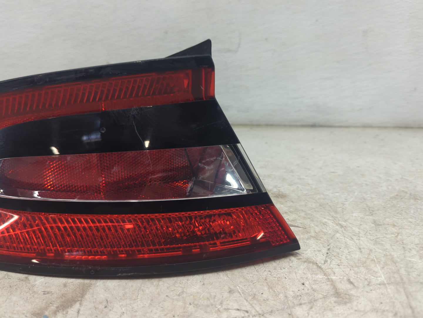 2013-2016 Dodge Dart Tail Light Assembly Driver Left OEM P/N:68081395AH 00HTC4015 Fits Fits 2013 2014 2015 2016 OEM Used Aut