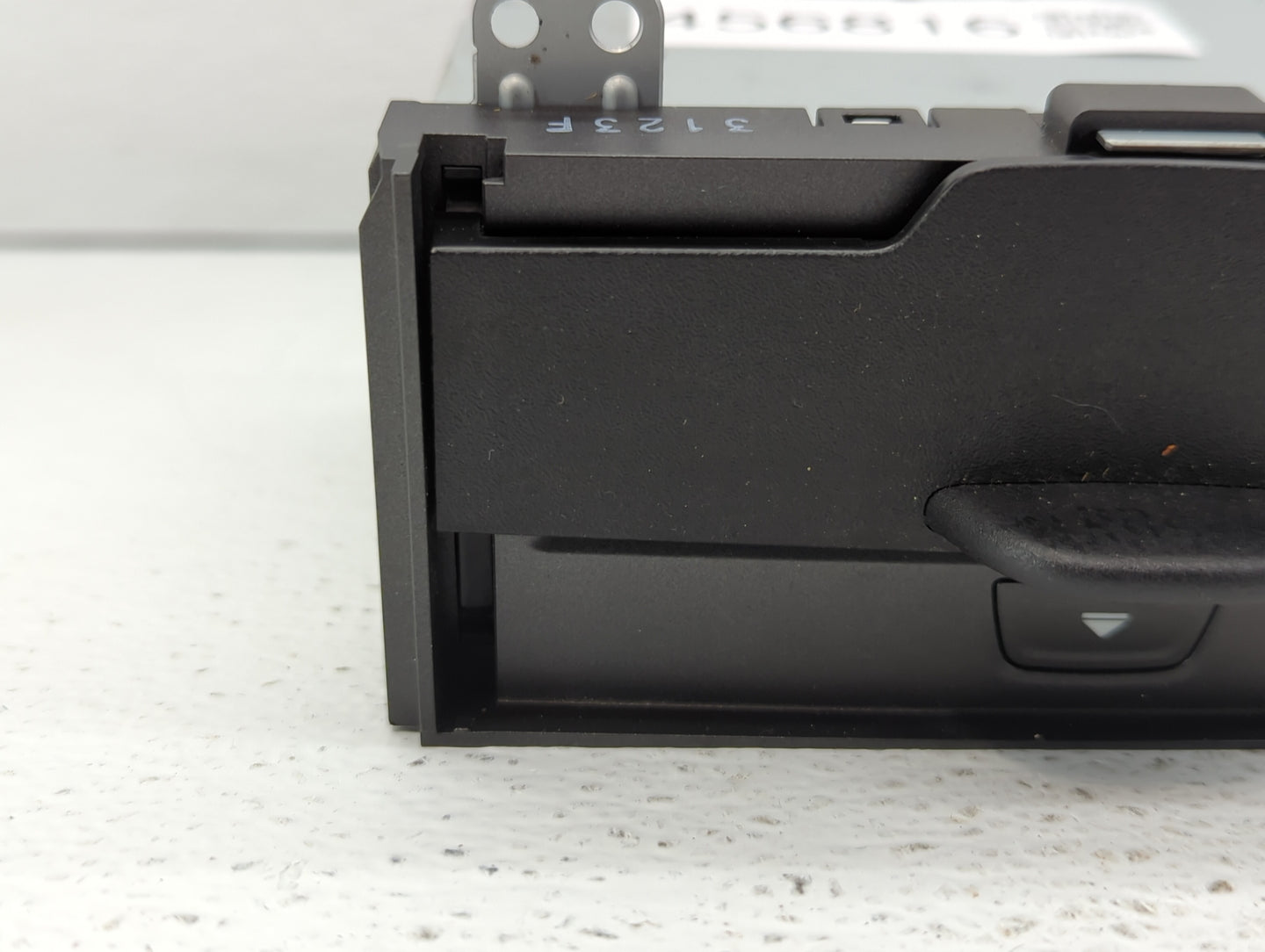 2013-2016 Dodge Dart Am Fm Cd Player Radio Receiver - Oemusedautoparts1.com