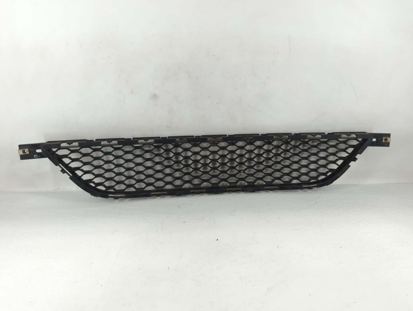 2013-2016 Dodge Dart Front Grille Bumper Not Included - Oemusedautoparts1.com