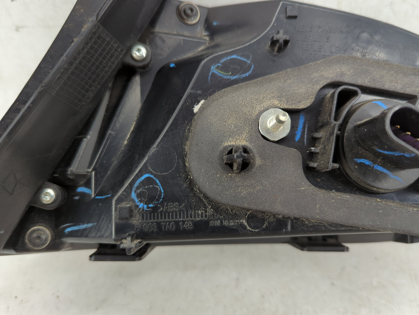 2013-2016 Dodge Dart Driver Left Side Deck Lid Mounted Tail Light - Oemusedautoparts1.com