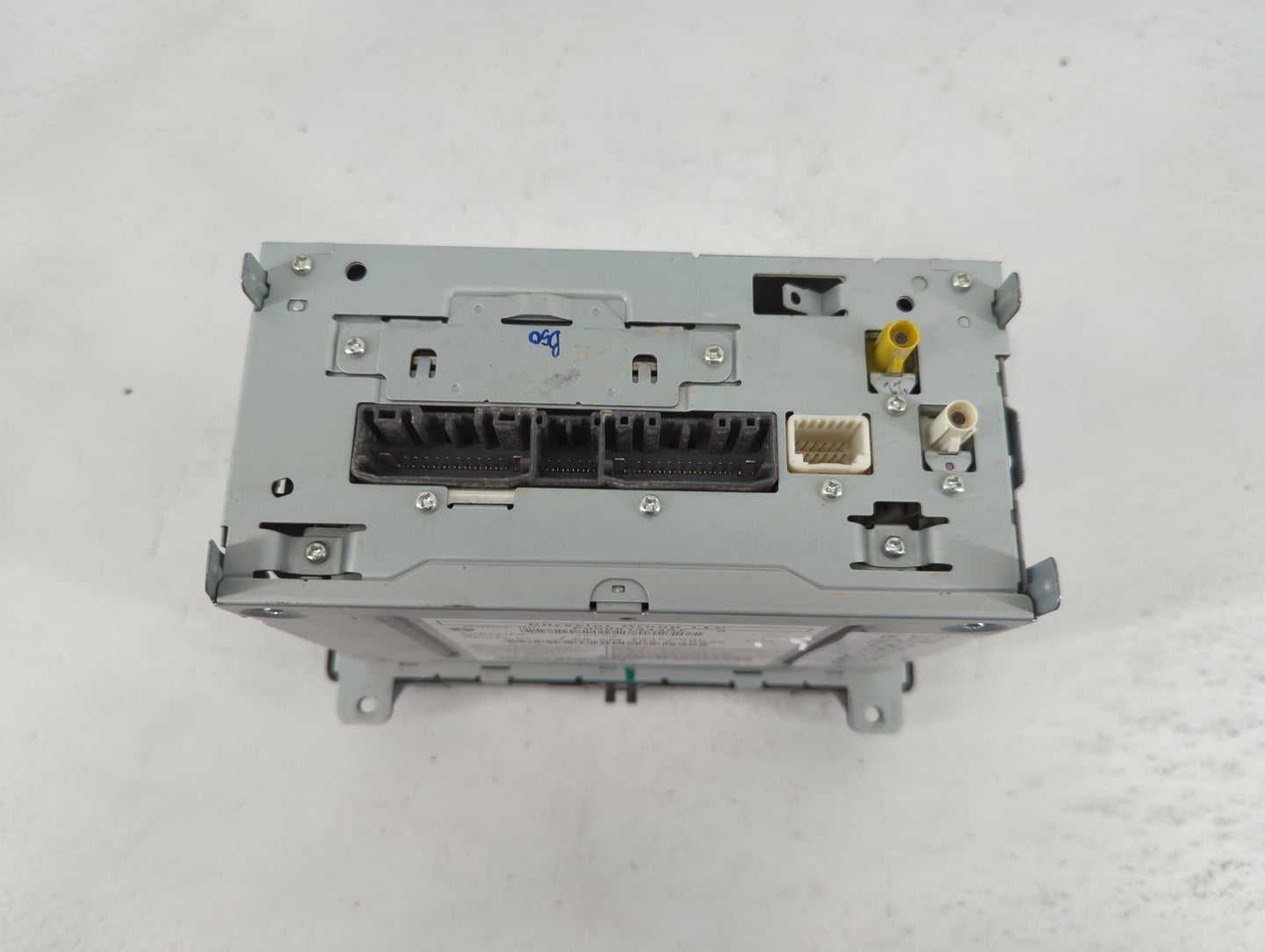 2013 Dodge Durango Radio AM FM Cd Player Receiver Replacement P/N:P05091344AE Fits OEM Used Auto Parts - Oemusedautoparts1.c