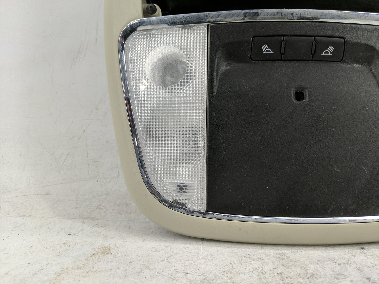 2011-2020 Dodge Durango Overhead Roof Console 1239568 - Oemusedautoparts1.com