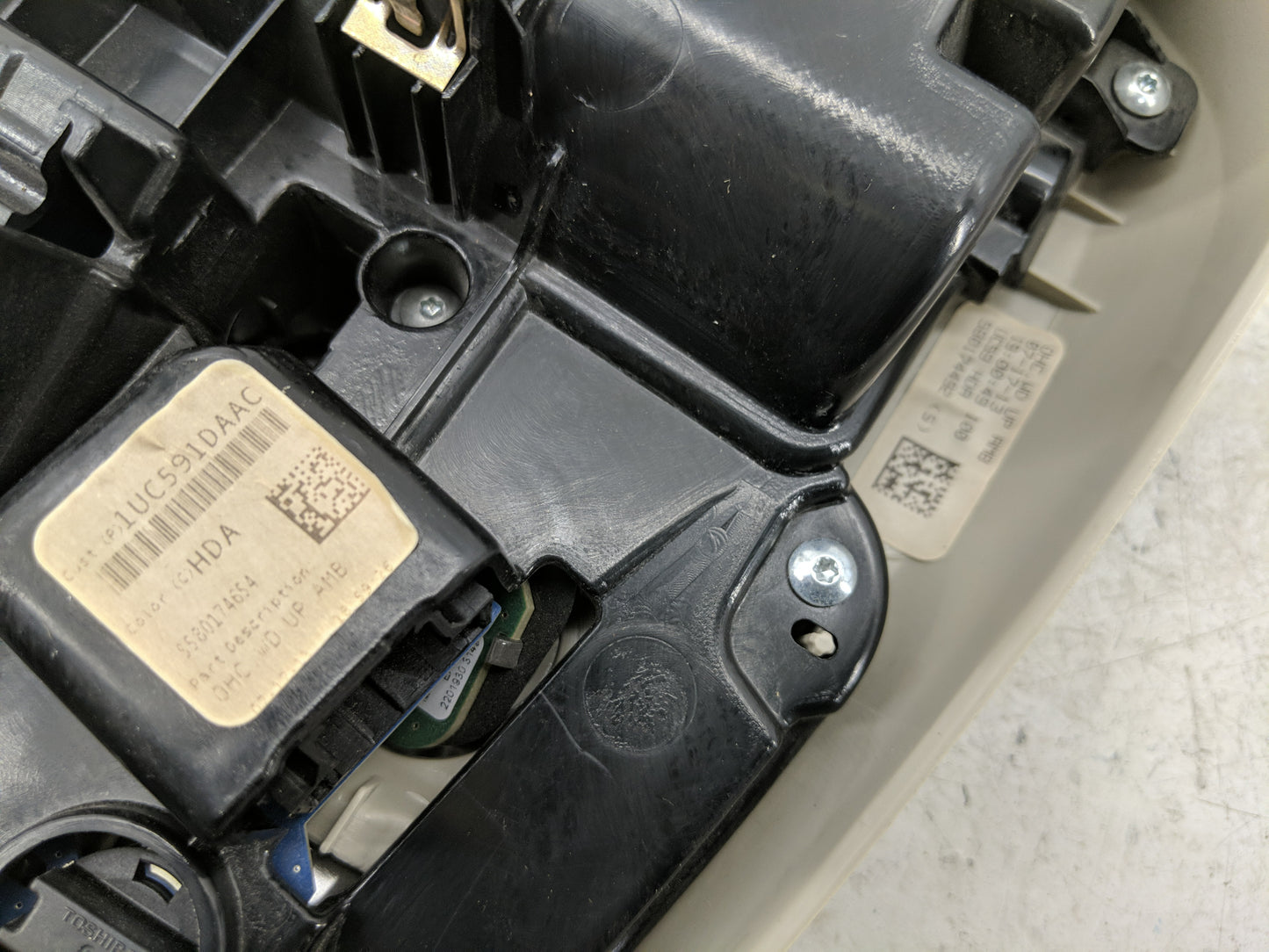 2011-2020 Dodge Durango Overhead Roof Console 1239568 - Oemusedautoparts1.com