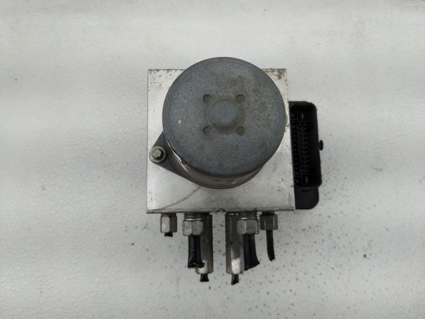 2013 Dodge Durango ABS Pump Control Module Replacement P/N:P68164629AB Fits Fits 2014 OEM Used Auto Parts - Oemusedautoparts