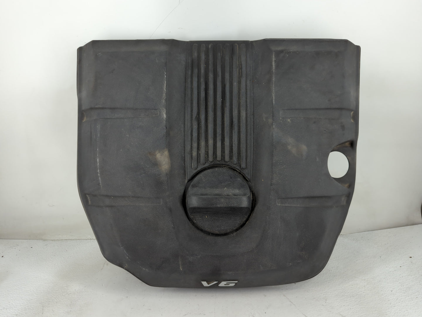 2013 Dodge Durango Engine Cover - Oemusedautoparts1.com