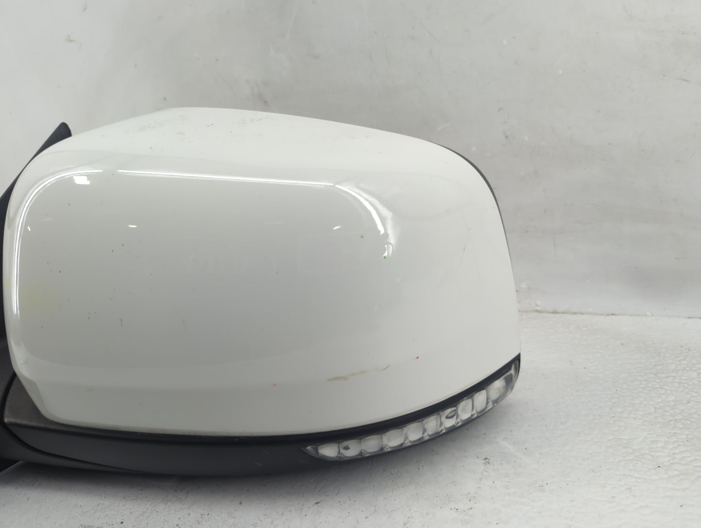 2013 Dodge Durango Driver Side View Mirror - Left Door Mirror OEM Used - Oemusedautoparts1.com