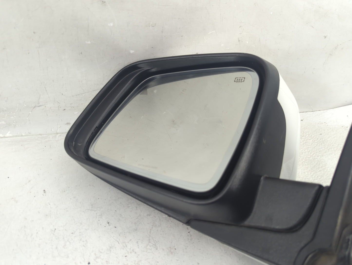 2013 Dodge Durango Driver Side View Mirror - Left Door Mirror OEM Used - Oemusedautoparts1.com