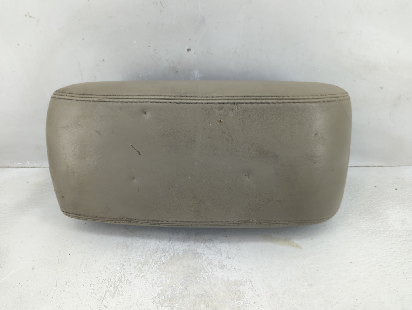2013 Dodge Durango Center Console Armrest Cover Lid P/N:X85003904BA Fits OEM Used Auto Parts - Oemusedautoparts1.com
