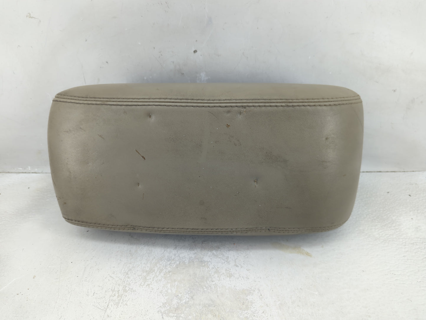 2013 Dodge Durango Center Console Armrest Cover Lid P/N:X85003904BA Fits OEM Used Auto Parts - Oemusedautoparts1.com
