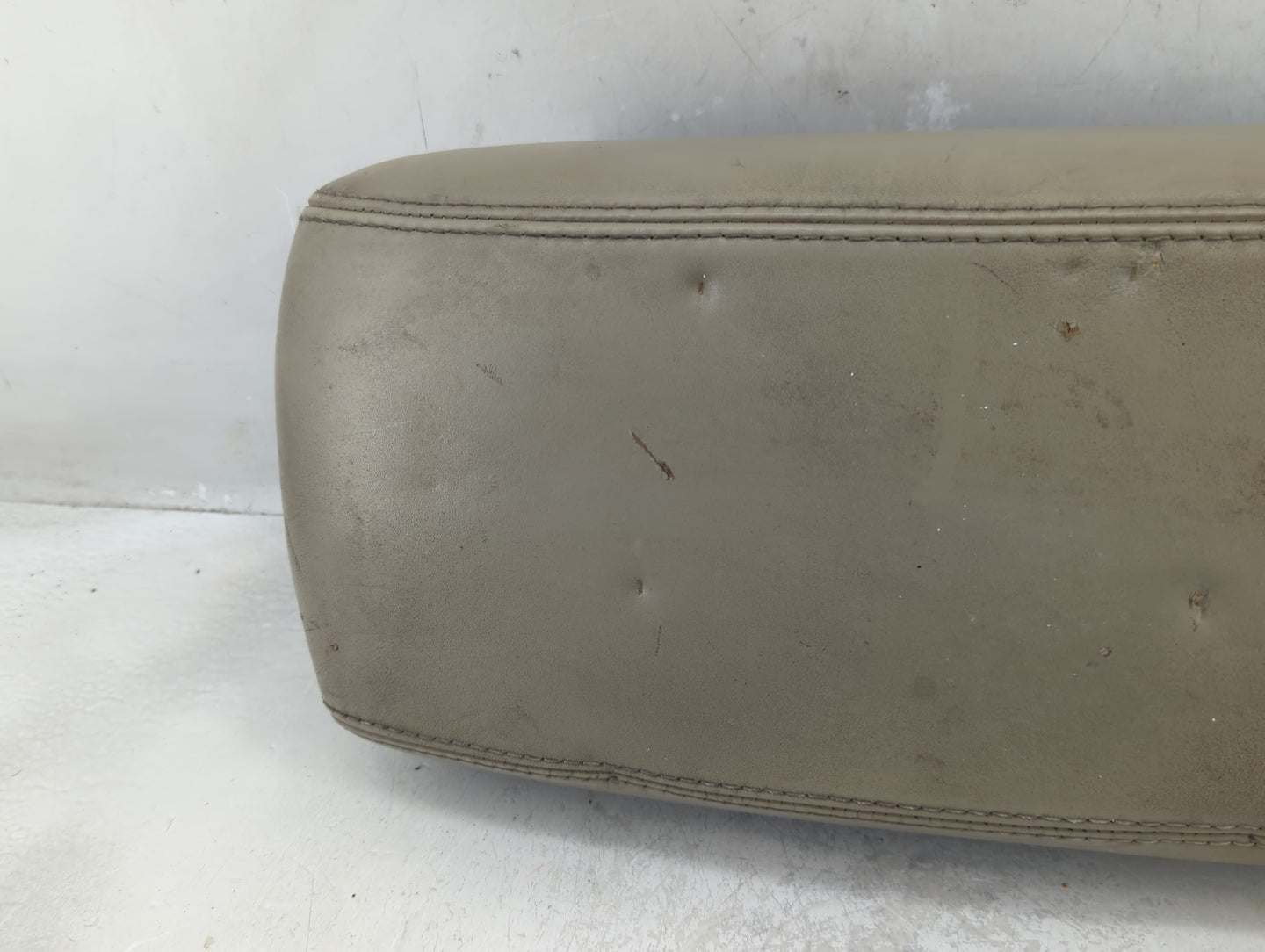 2013 Dodge Durango Center Console Armrest Cover Lid P/N:X85003904BA Fits OEM Used Auto Parts - Oemusedautoparts1.com