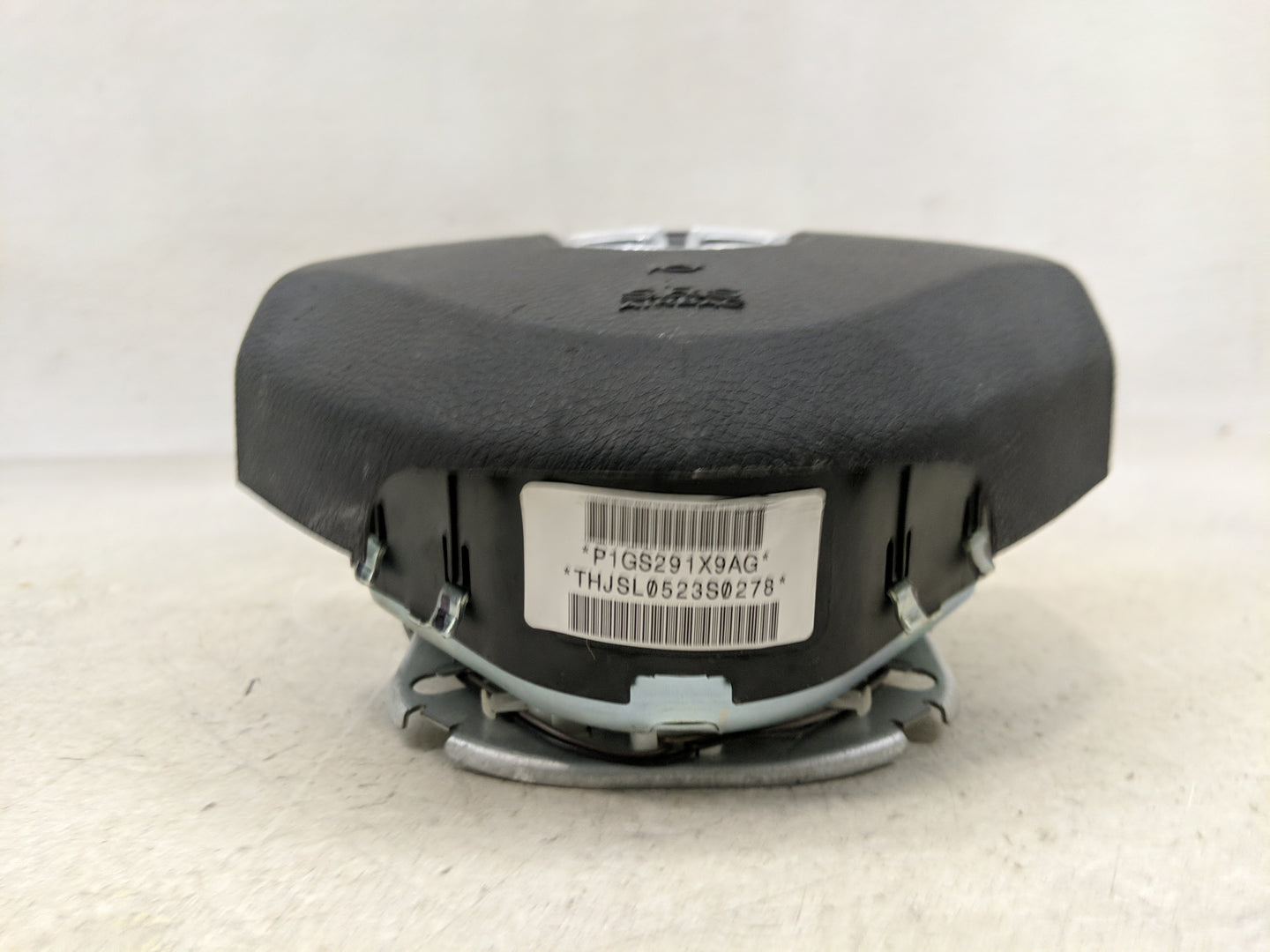 2013 Dodge Durango Air Bag Driver Left Steering Wheel Mounted P/N:P1GS291X9AG Fits OEM Used Auto Parts - Oemusedautoparts1.c