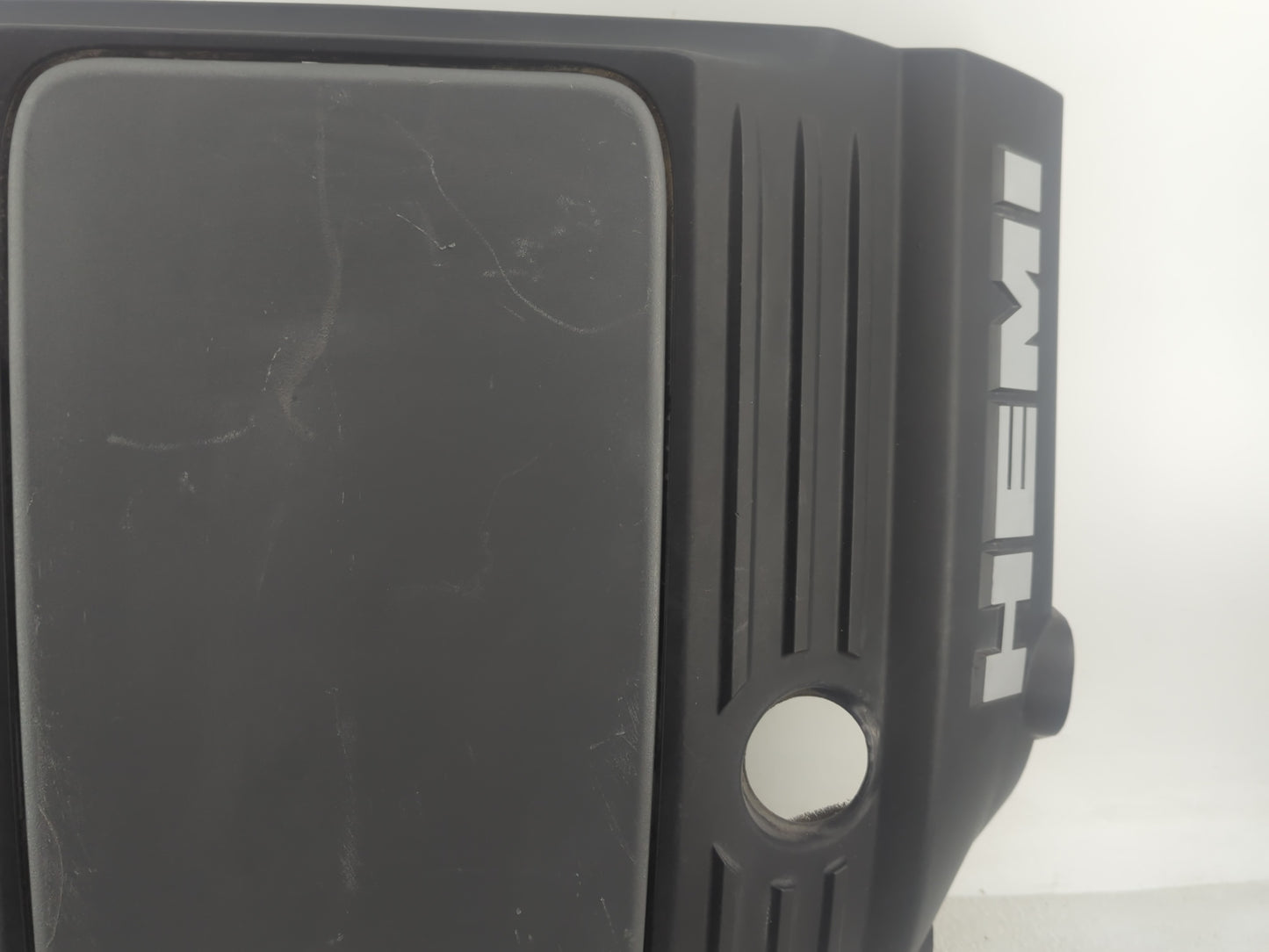 2013 Dodge Durango Engine Cover - Oemusedautoparts1.com