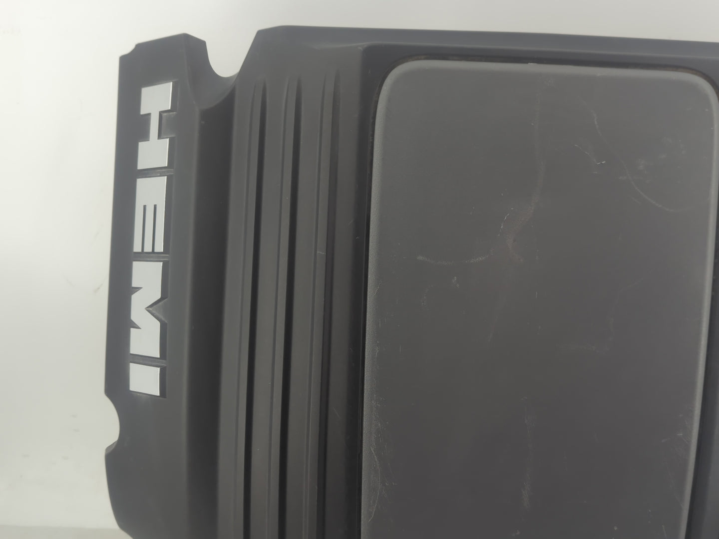 2013 Dodge Durango Engine Cover - Oemusedautoparts1.com