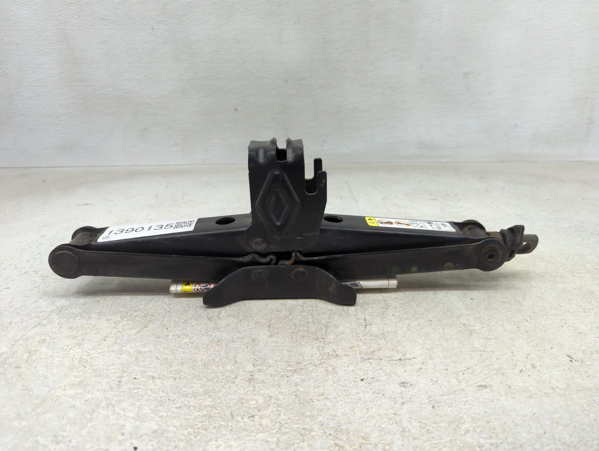 2013 Dodge Durango Spare Scissor Car Jack - Oemusedautoparts1.com
