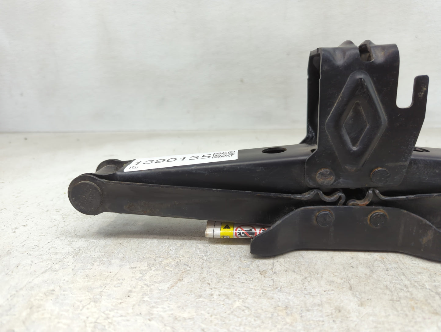 2013 Dodge Durango Spare Scissor Car Jack - Oemusedautoparts1.com