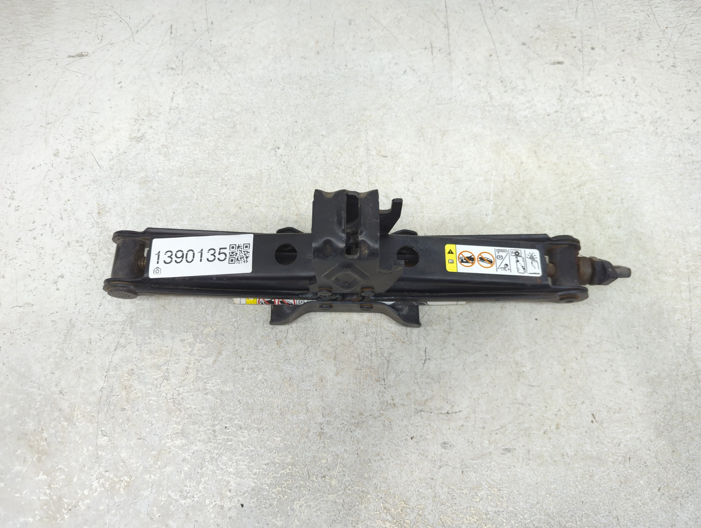 2013 Dodge Durango Spare Scissor Car Jack - Oemusedautoparts1.com
