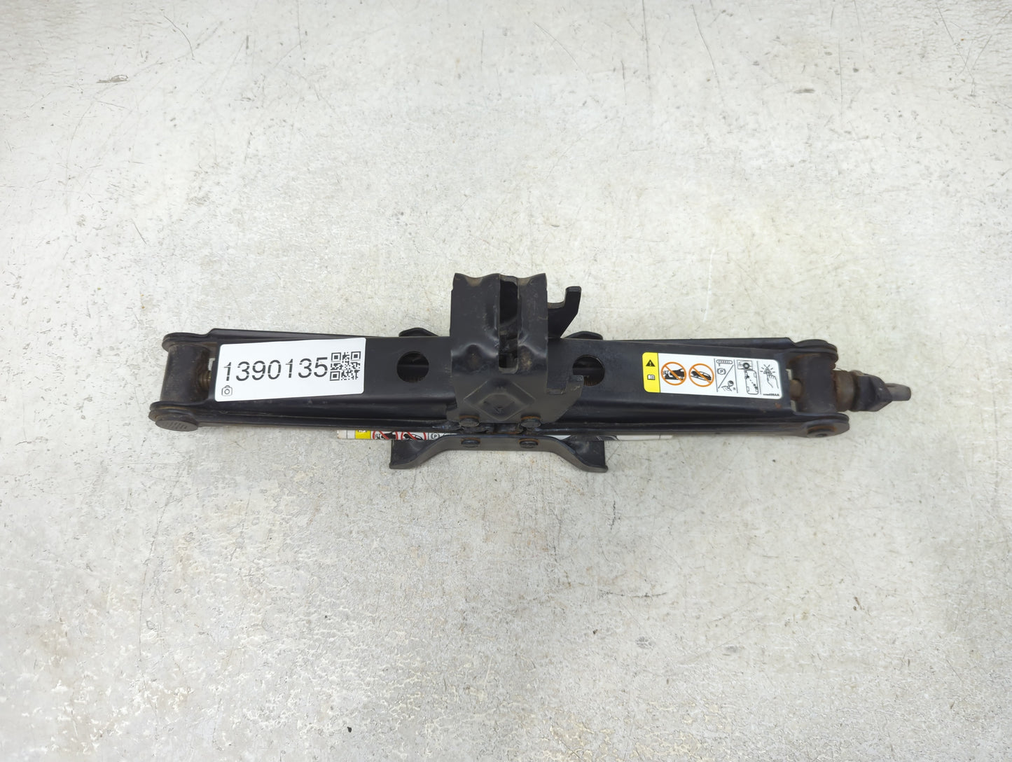 2013 Dodge Durango Spare Scissor Car Jack - Oemusedautoparts1.com