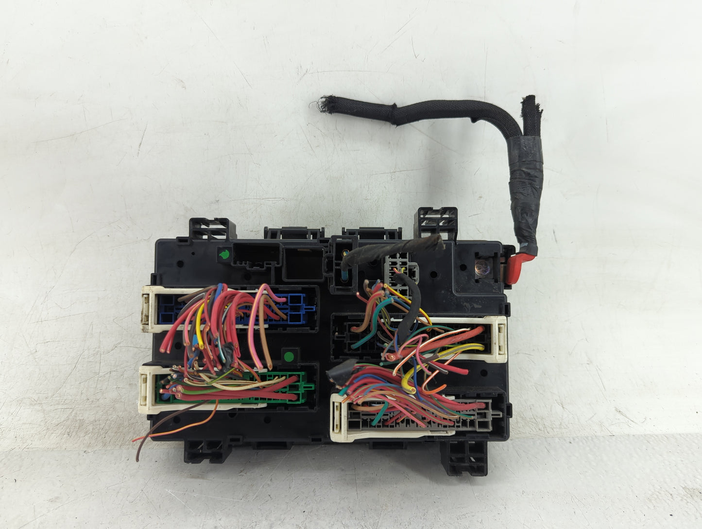 2013-2013 Dodge Durango Chassis Control Module Ccm Bcm Body Control - Oemusedautoparts1.com