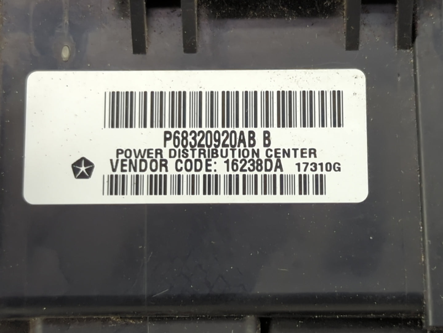 2013-2013 Dodge Durango Chassis Control Module Ccm Bcm Body Control - Oemusedautoparts1.com