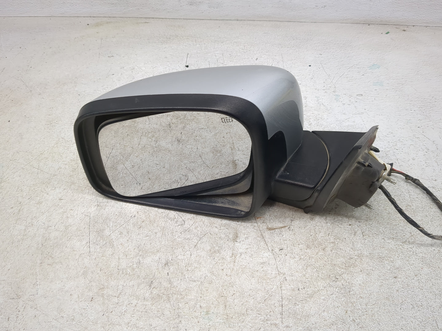 2013 Dodge Durango Driver Side View Mirror - Left Door Mirror OEM Used - Oemusedautoparts1.com