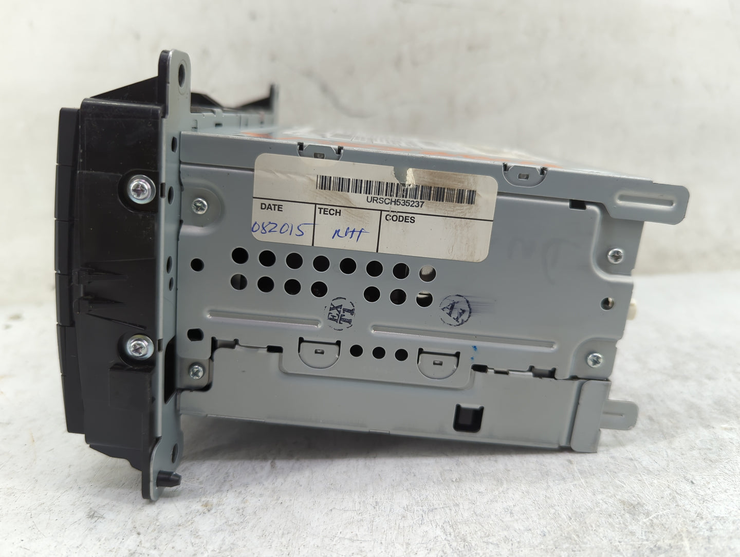 2012-2013 Dodge Durango Radio AM FM Cd Player Receiver Replacement P/N:P05091344AE Fits Fits 2012 2013 OEM Used Auto Parts -