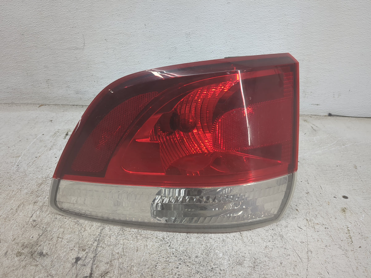 2011-2013 Dodge Durango Passenger Right Side Deck Lid Mounted Tail Light - Oemusedautoparts1.com