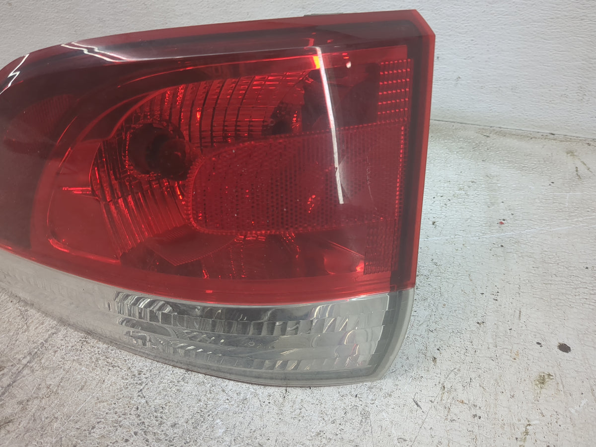2011-2013 Dodge Durango Passenger Right Side Deck Lid Mounted Tail Light - Oemusedautoparts1.com