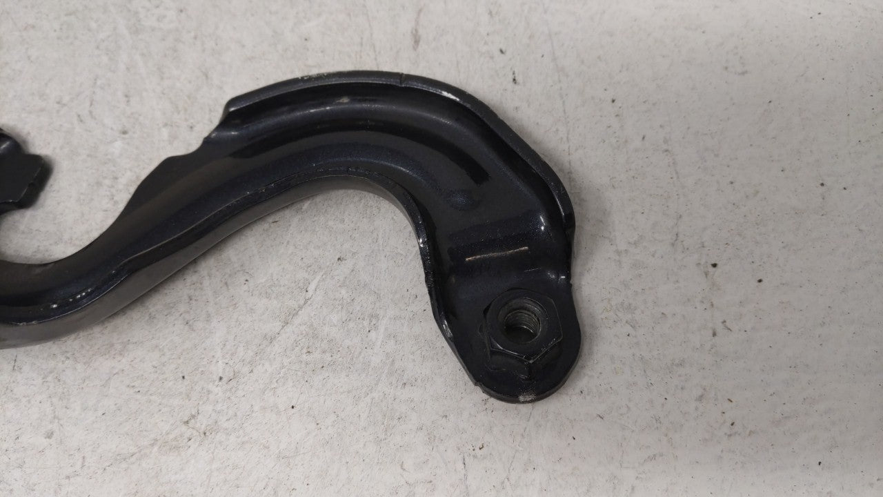 2013 Dodge Durango Driver Hood Hinge - Oemusedautoparts1.com