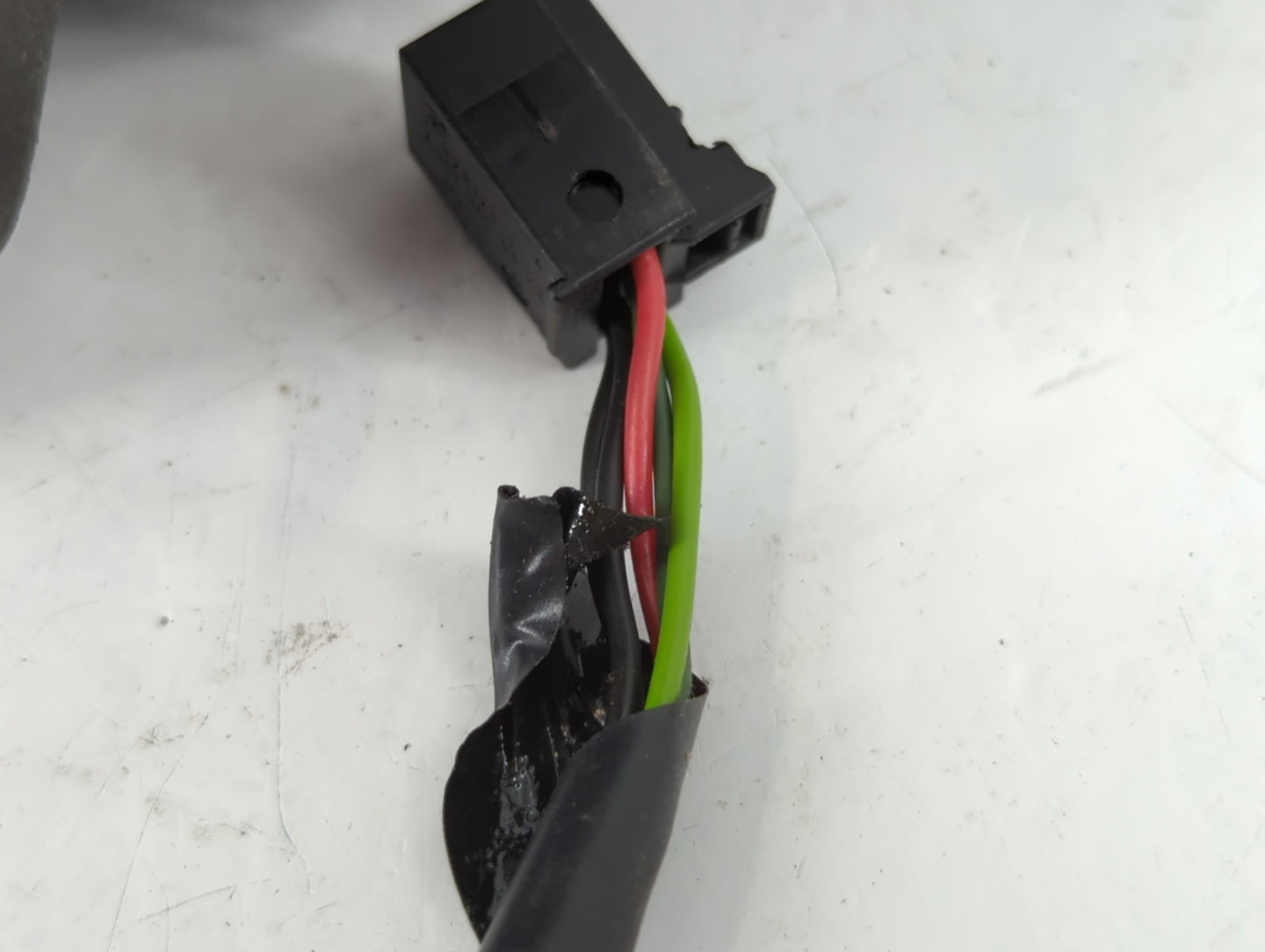 2013 Dodge Durango Driver Side View Mirror - Left Door Mirror OEM Used - Oemusedautoparts1.com