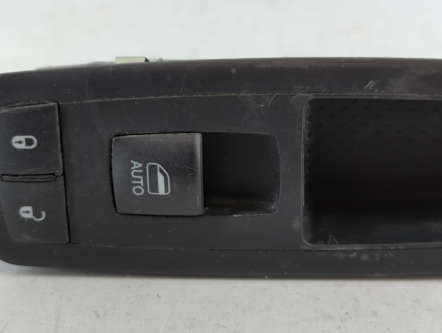 2011-2013 Dodge Durango Master Power Window Switch Replacement Driver Side Left P/N:10025585 68086692AC Fits Fits 2011 2012 