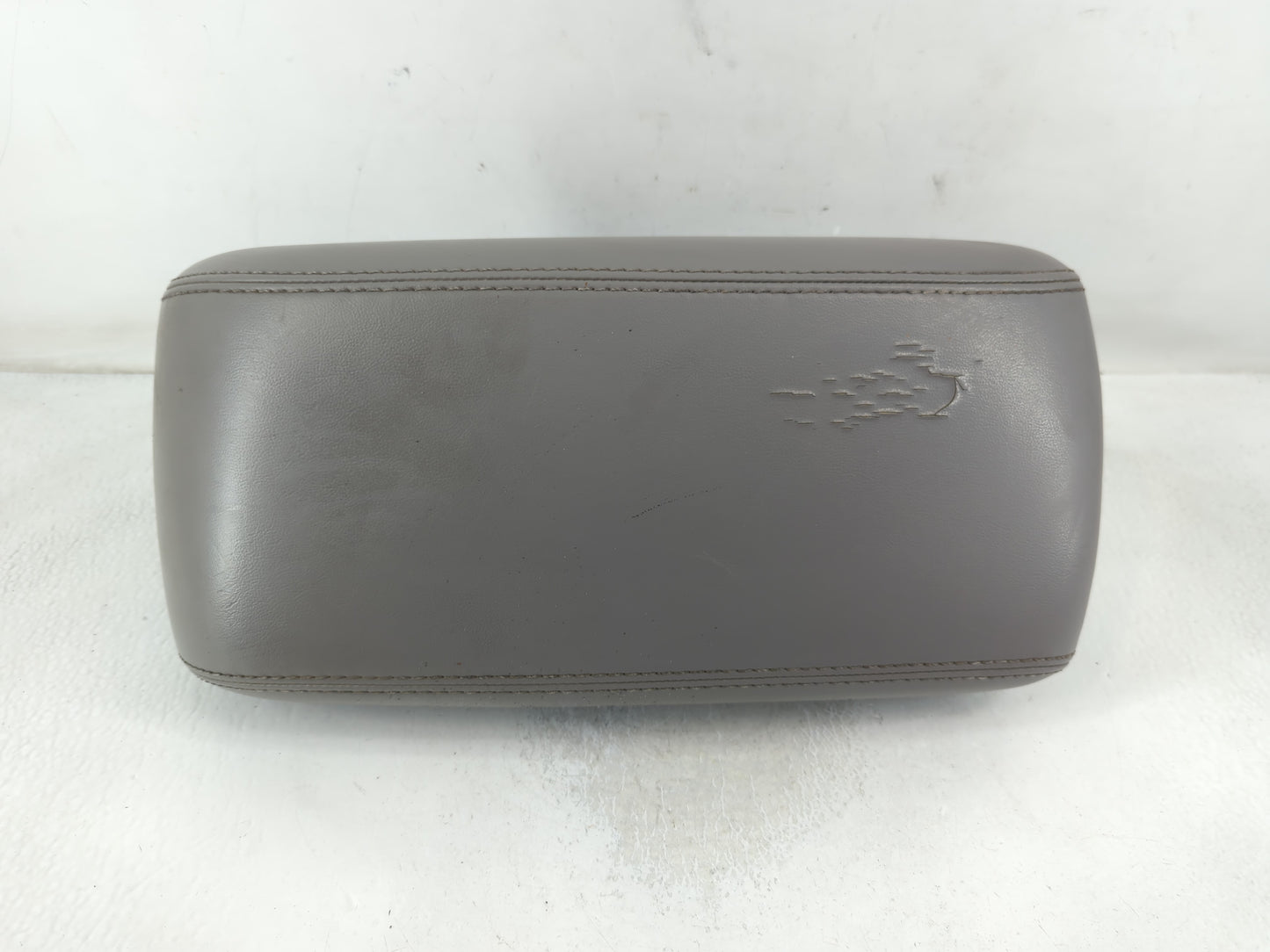 2013 Dodge Durango Center Console Armrest Cover Lid P/N:2-2889 Fits OEM Used Auto Parts - Oemusedautoparts1.com