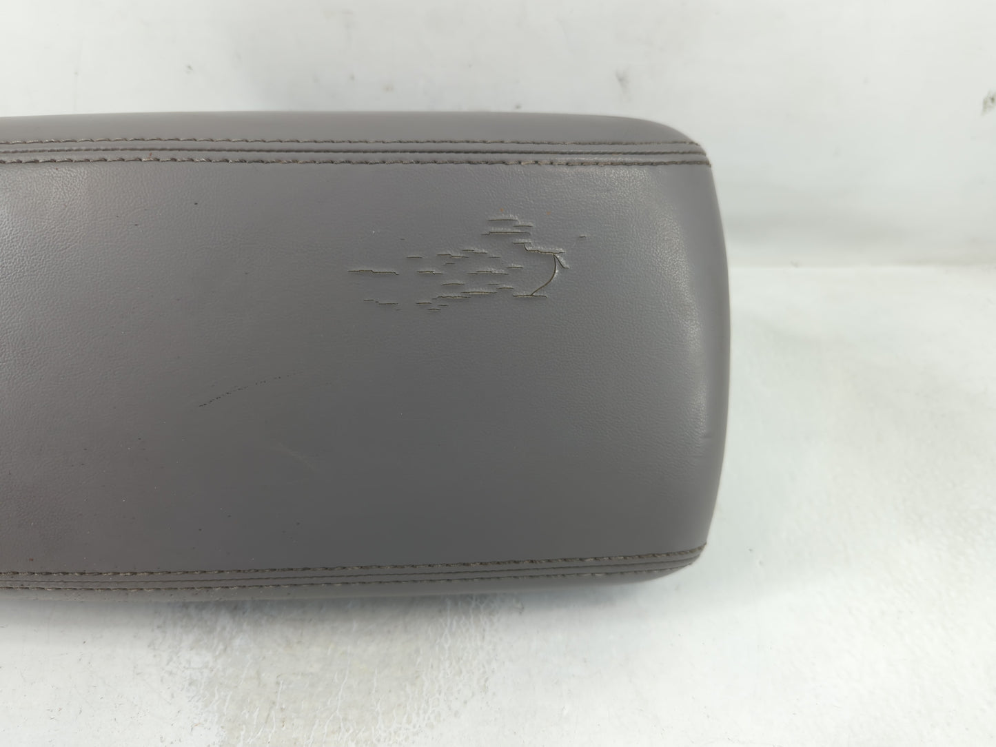 2013 Dodge Durango Center Console Armrest Cover Lid P/N:2-2889 Fits OEM Used Auto Parts - Oemusedautoparts1.com