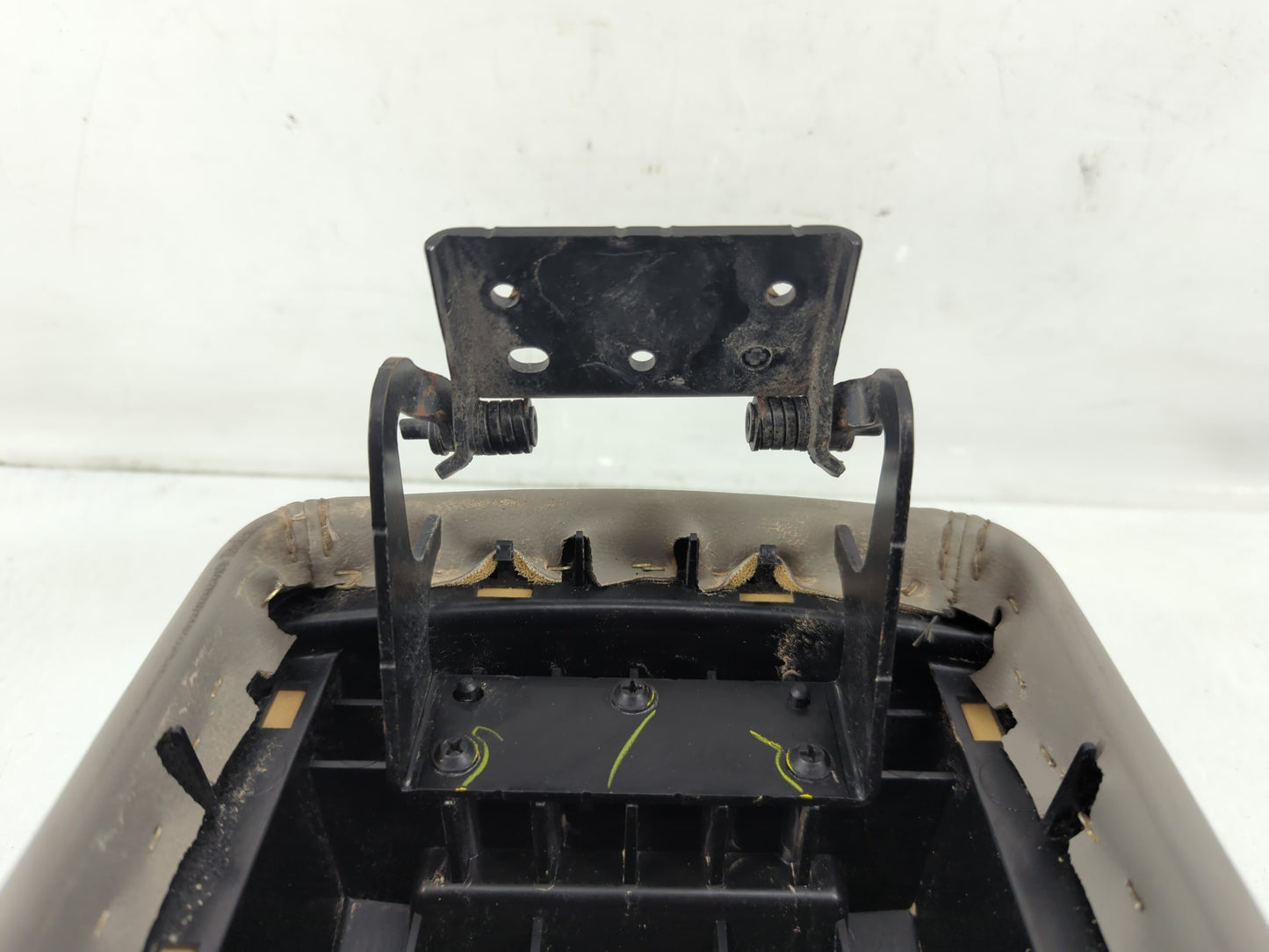 2013 Dodge Durango Center Console Armrest Cover Lid P/N:2-2889 Fits OEM Used Auto Parts - Oemusedautoparts1.com