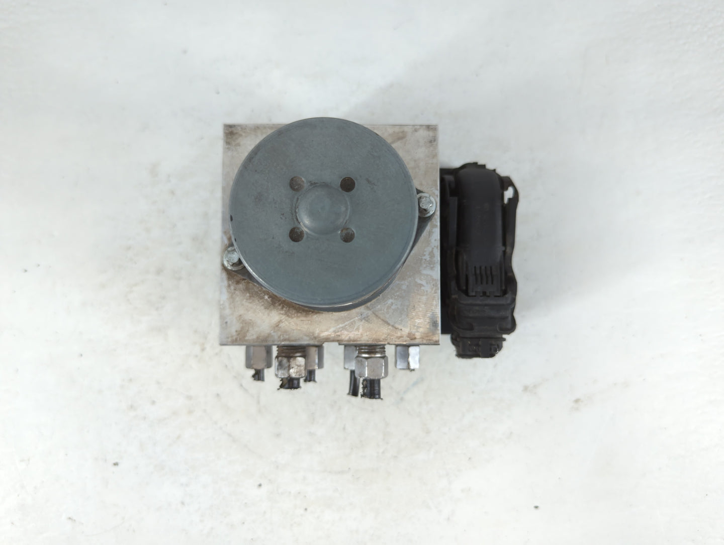 2013 Dodge Durango ABS Pump Control Module Replacement P/N:68164629AB Fits OEM Used Auto Parts - Oemusedautoparts1.com
