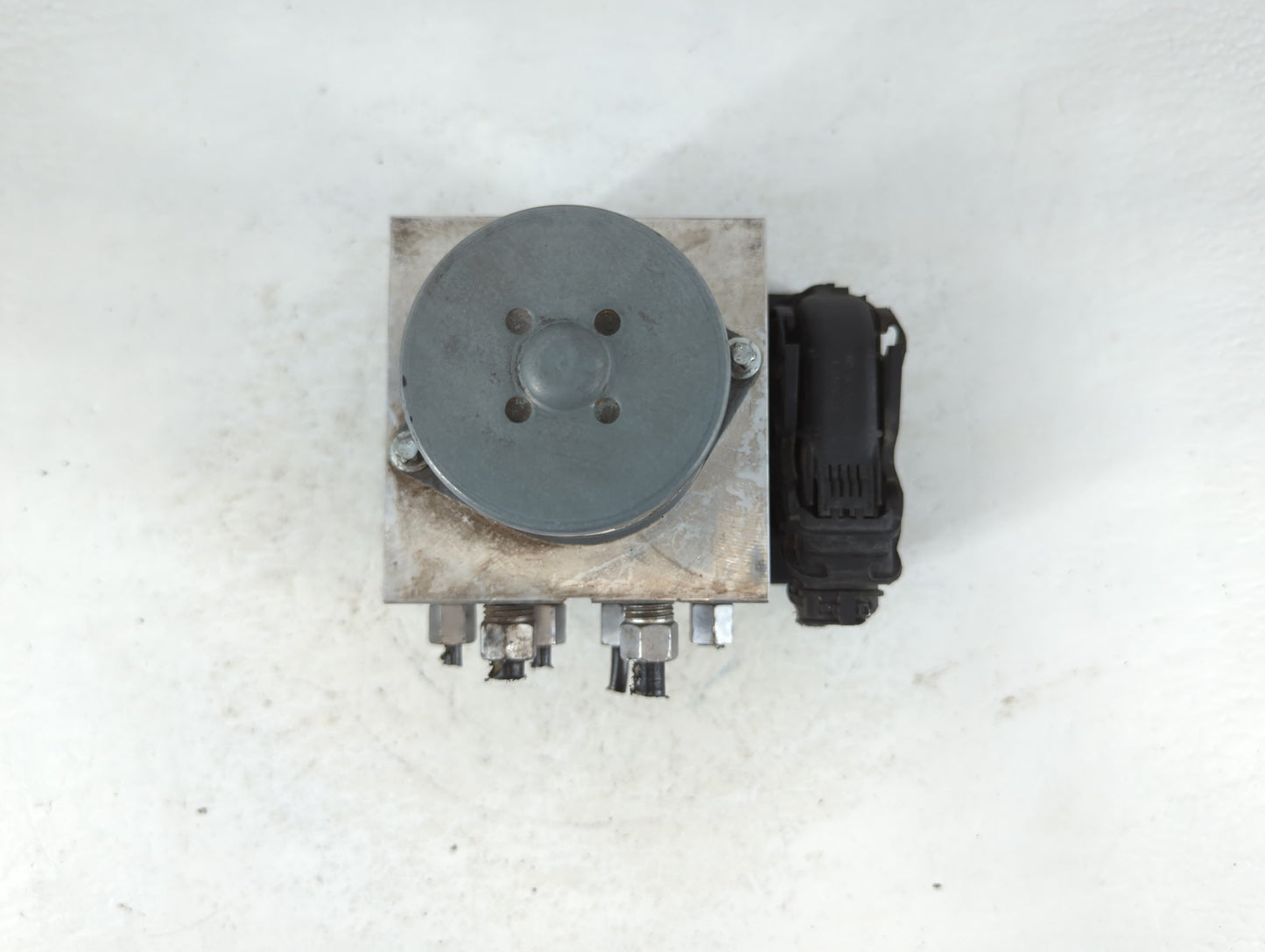 2013 Dodge Durango ABS Pump Control Module Replacement P/N:68164629AB Fits OEM Used Auto Parts - Oemusedautoparts1.com