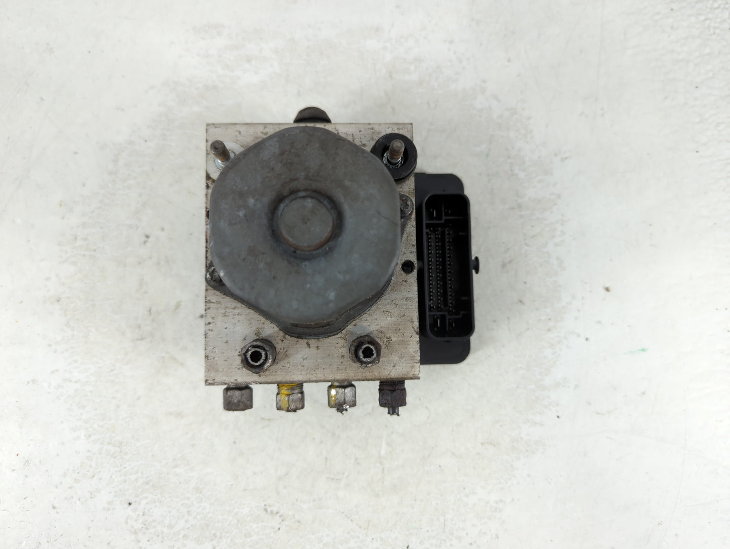 2013 Dodge Grand Caravan ABS Pump Control Module Replacement P/N:P68183803AA Fits OEM Used Auto Parts - Oemusedautoparts1.co