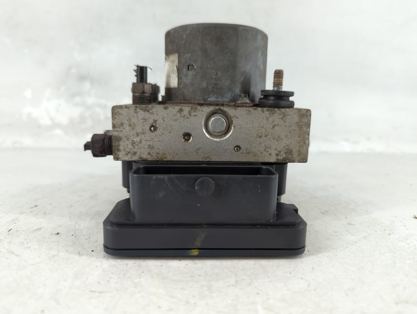 2013 Dodge Grand Caravan ABS Pump Control Module Replacement P/N:P68183803AA Fits OEM Used Auto Parts - Oemusedautoparts1.co