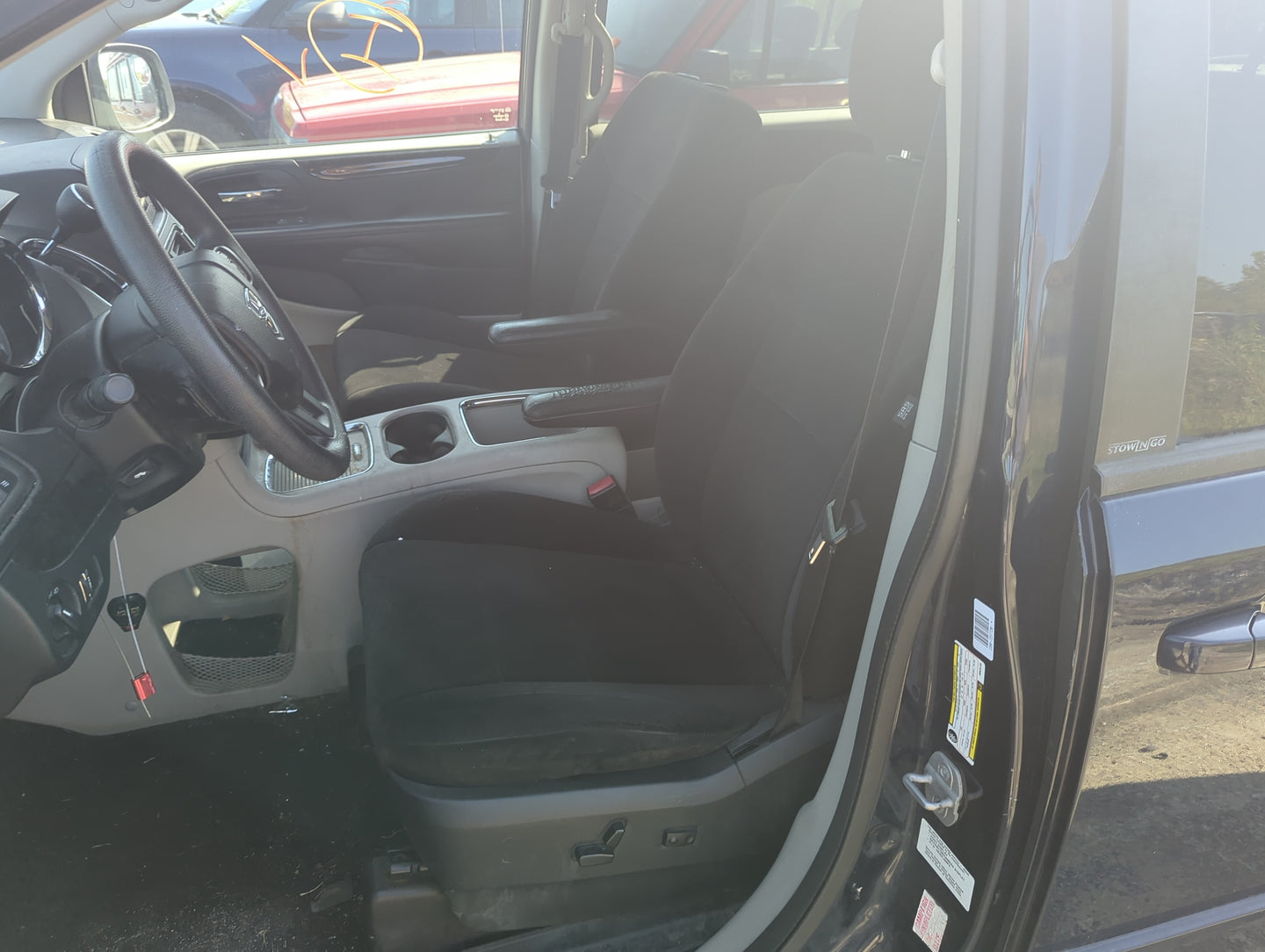 2011-2018 Dodge Grand Caravan Driver Front Seat Oem - Oemusedautoparts1.com