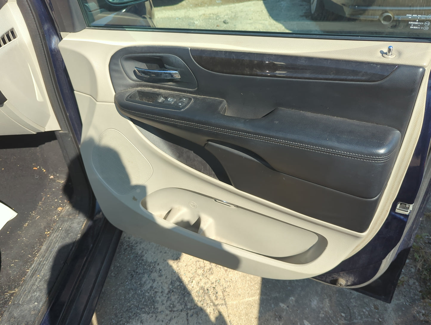 2013 Dodge Grand Caravan Front Right Passenger Interior Door Panel Trim - Oemusedautoparts1.com