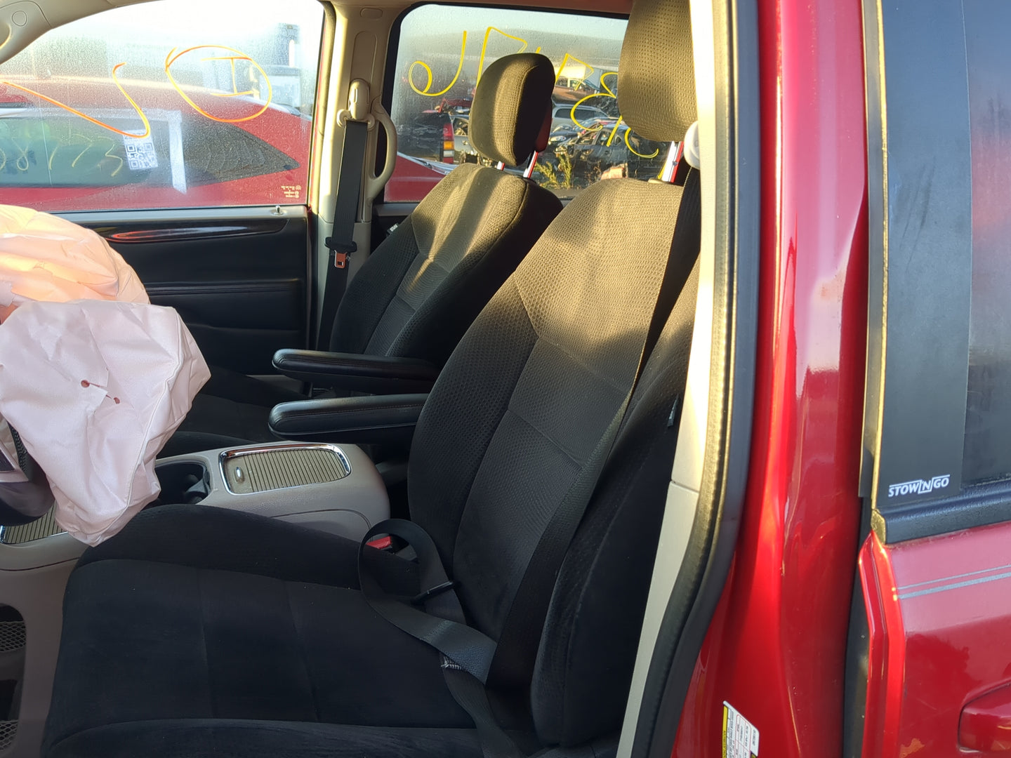 2011-2018 Dodge Grand Caravan Driver Front Seat Oem 1215712 - Oemusedautoparts1.com