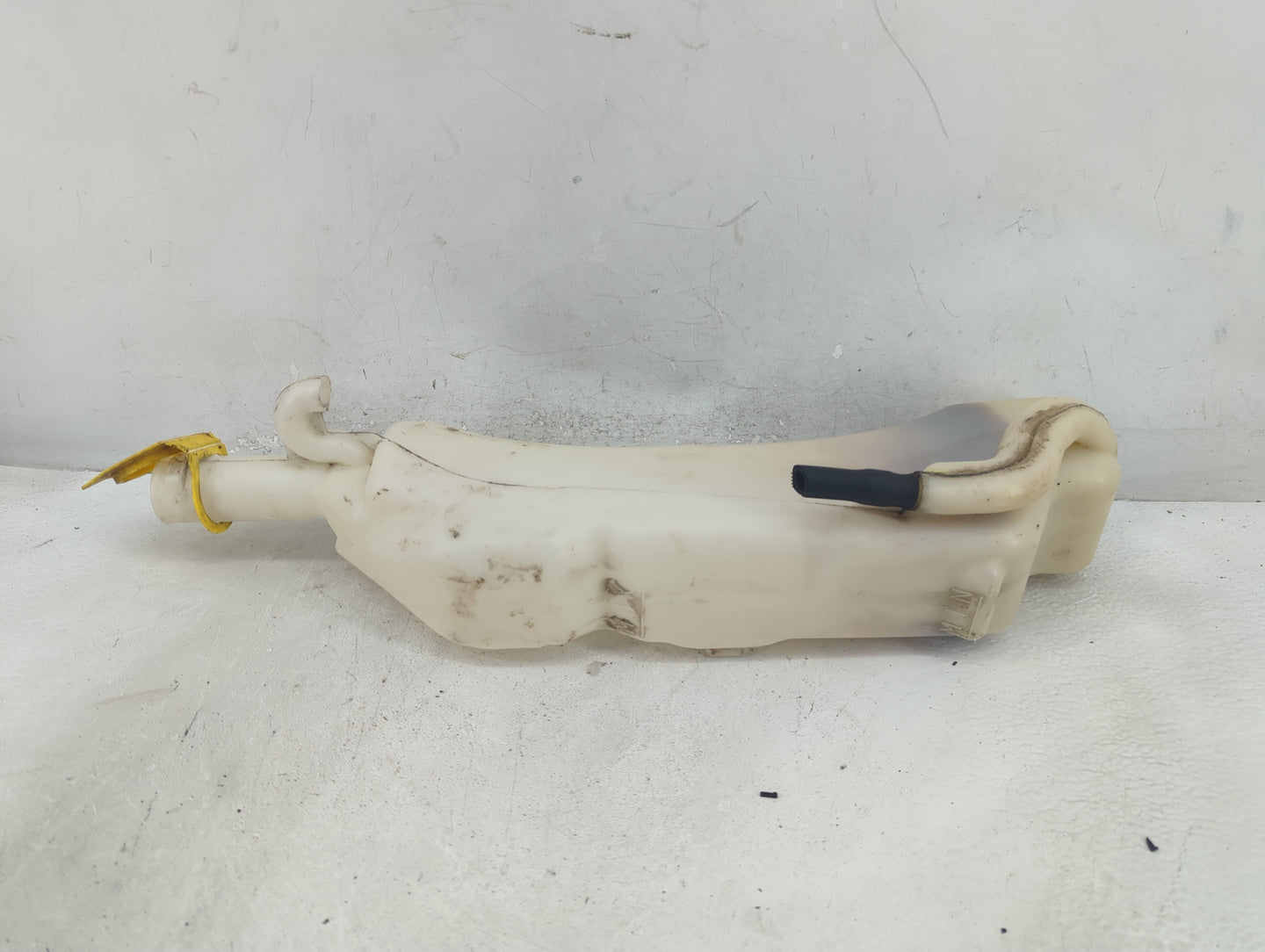 2008 Dodge Grand Caravan Radiator Coolant Overflow Expansion Tank Bottle - Oemusedautoparts1.com