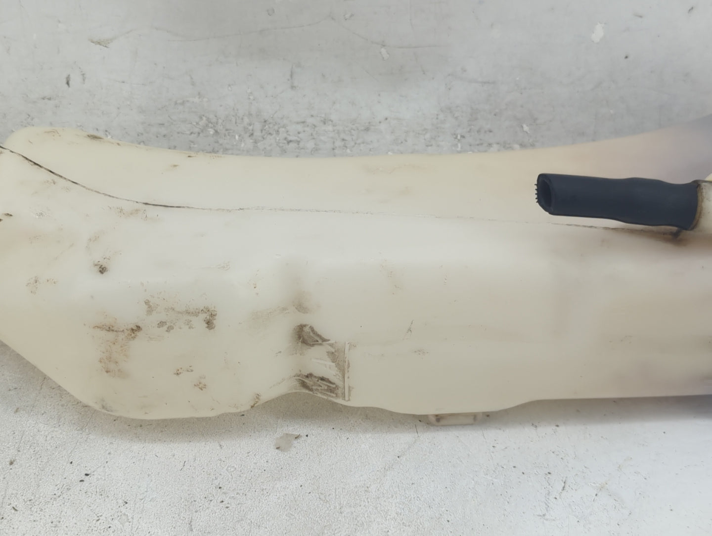 2008 Dodge Grand Caravan Radiator Coolant Overflow Expansion Tank Bottle - Oemusedautoparts1.com